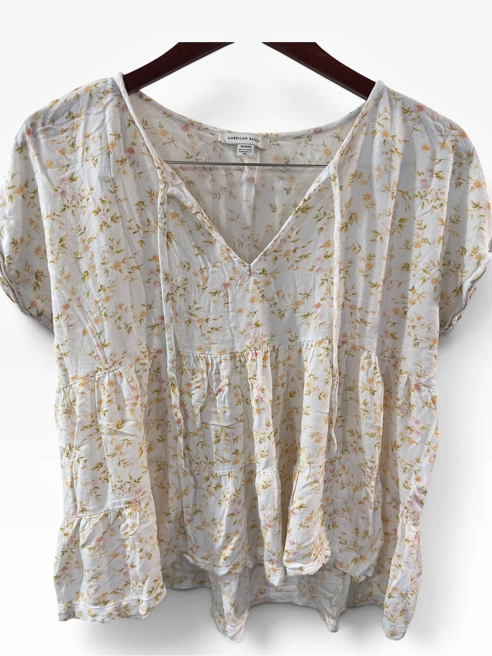 American Eagle Floral Blouse in White & Yellow Size Medium